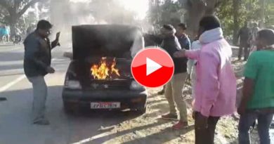burning car on faizabad fired car and allahabad highway