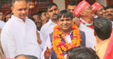election commission issue notice to gaytri prajapati amethi