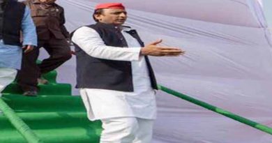 akhilesh yadav out some leraders from party